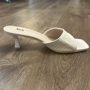 Never worn! Nude heeled sandal, perfect for summer